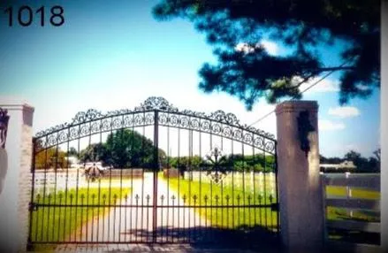 Gate 1018